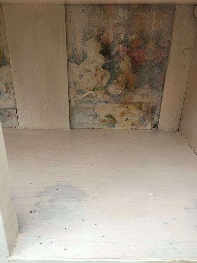 PRODÁNO Starý příborník po renovaci